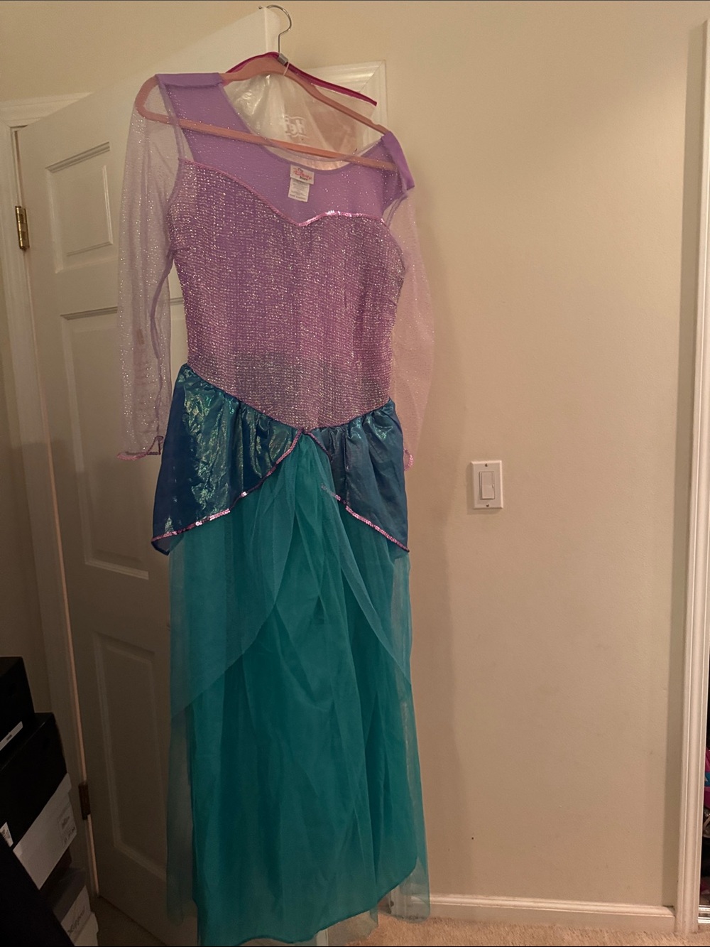 Disney Store adult Ariel costume medium with wig